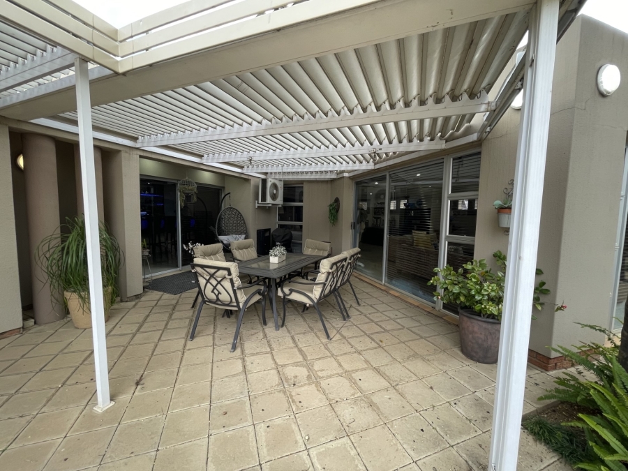 4 Bedroom Property for Sale in Heuwelsig Free State